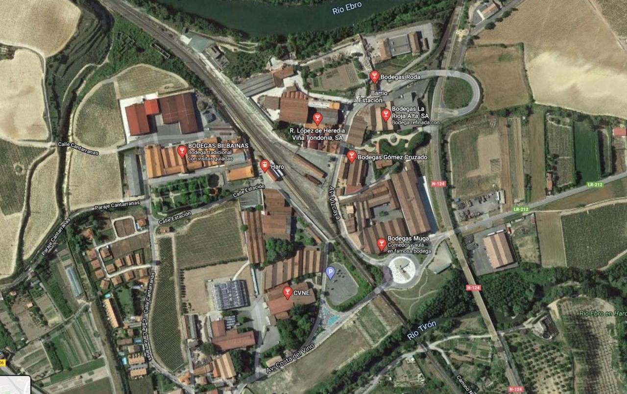 Вилла En El Corazon Del Barrio De La Estacion Аро Экстерьер фото