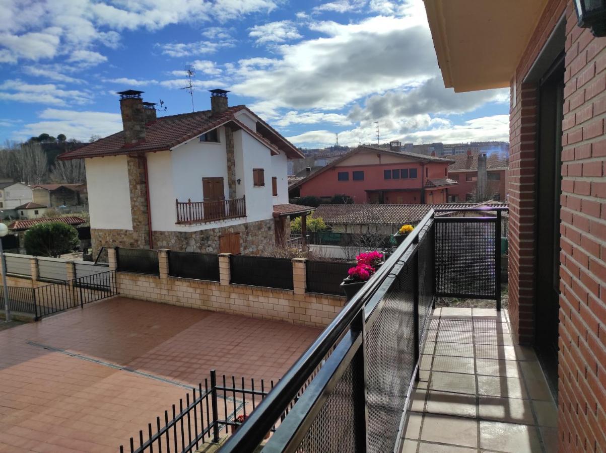 Вилла En El Corazon Del Barrio De La Estacion Аро Экстерьер фото